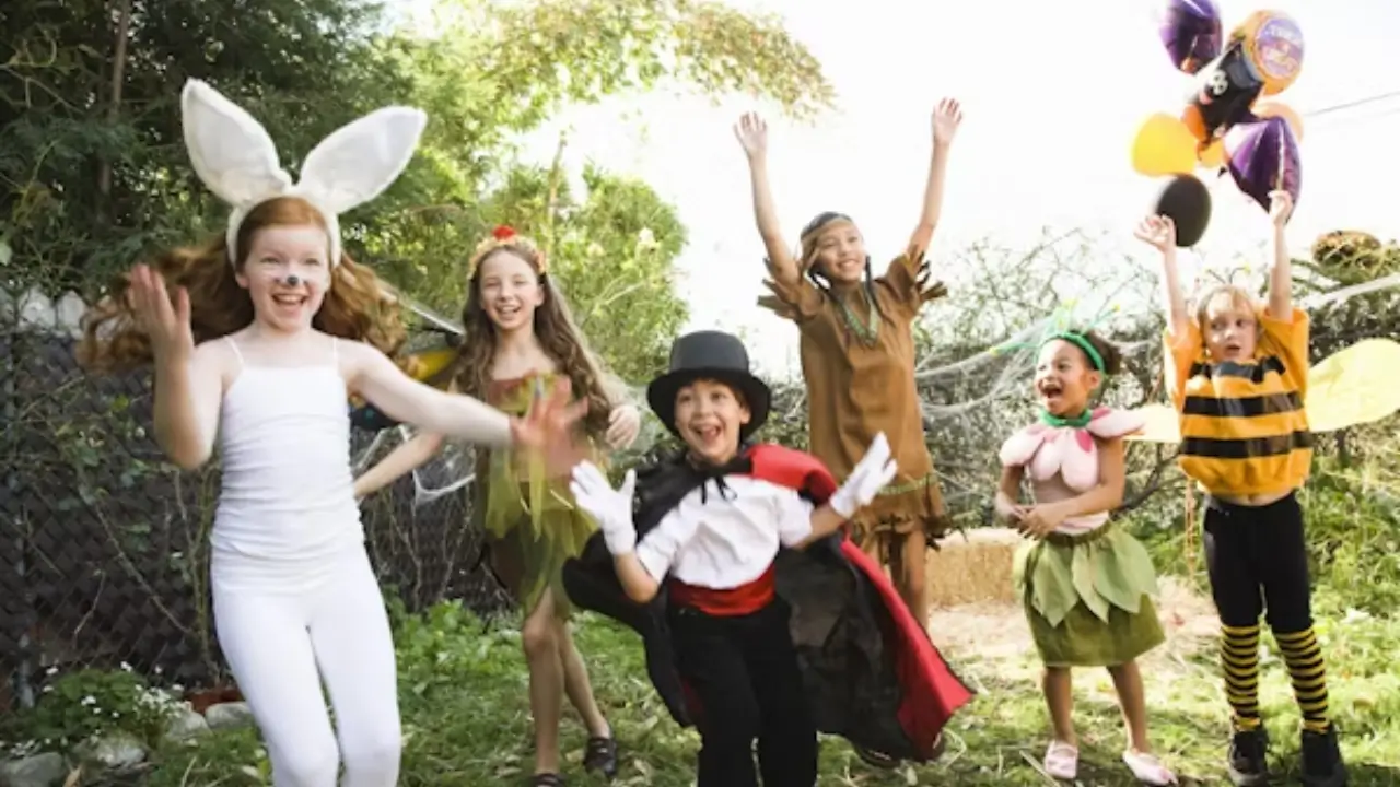 crianças fazendo Teatro no Jardim